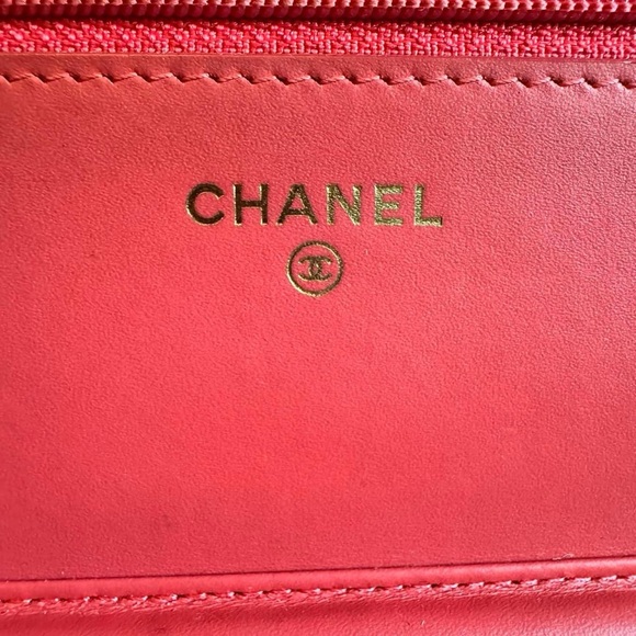 Price FIRM*CHANEL WOC in Caviar - Picture 5 of 17